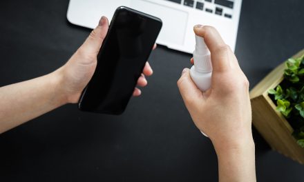 Germs on Toilet Seat: An Apple iPhone is as dirty as a toilet seat